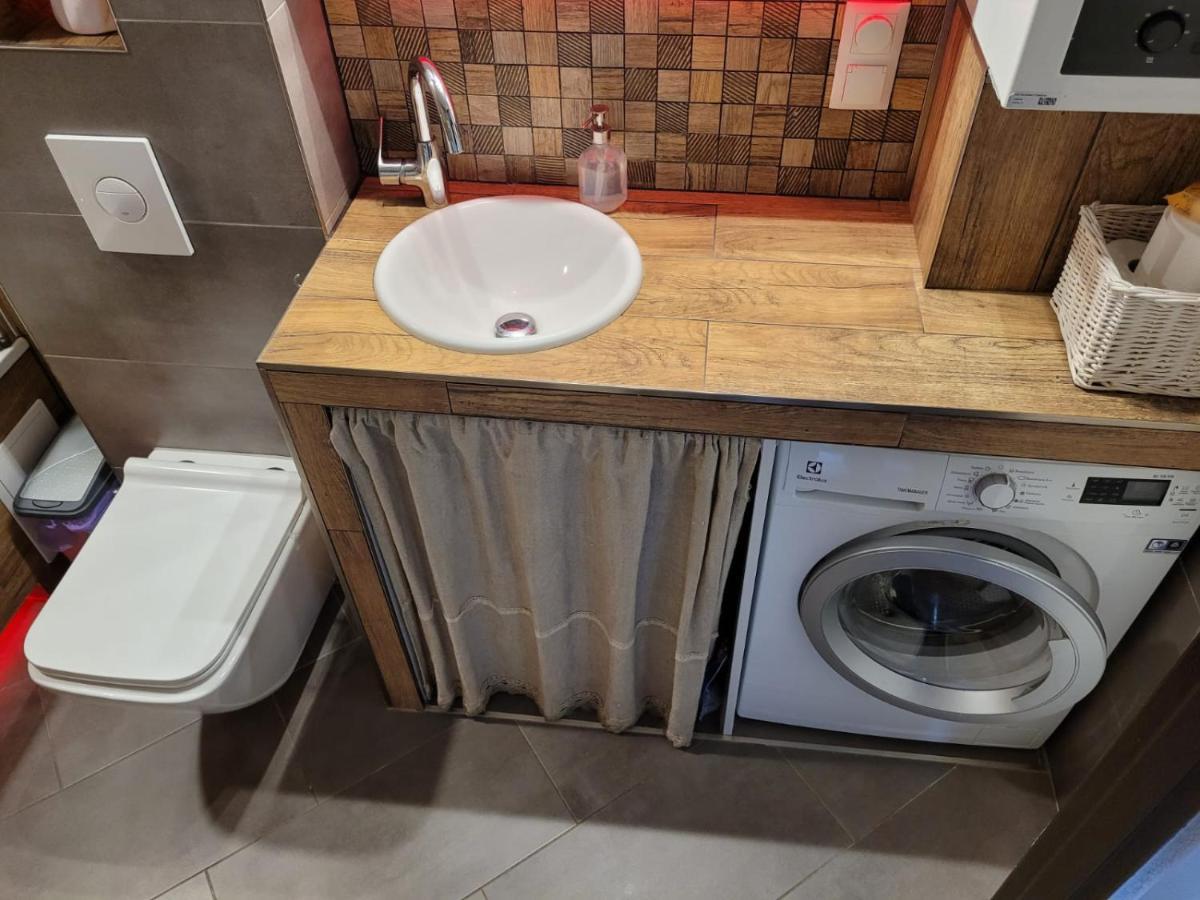 Апартаменты Apartament Kocie Sny - Pod Zamkiem Chojnik Еленя-Гура Экстерьер фото